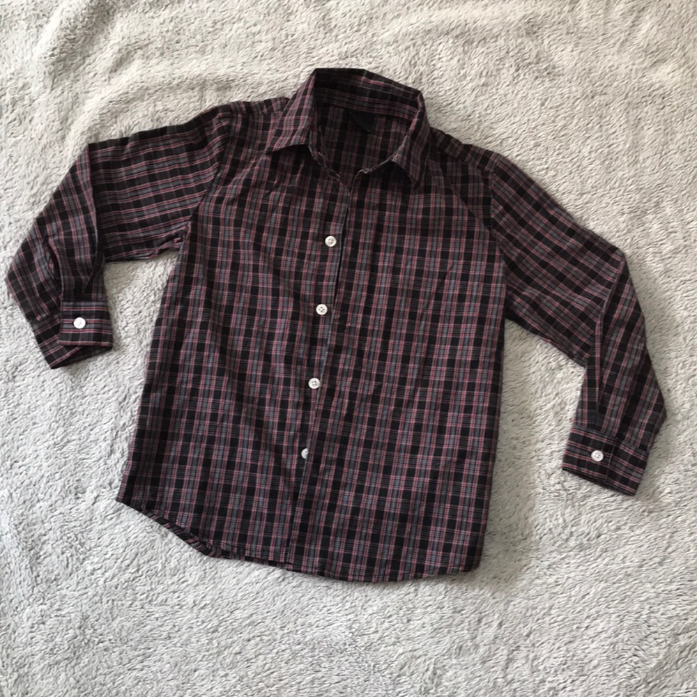 VanHeusen boy’s button down collar shirt
